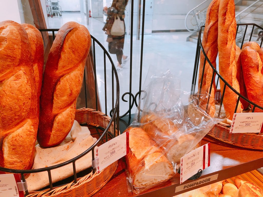 ポンパドウル 大型フランスパン ドゥリーブル が美味しい 横浜のパン屋さん 横浜情報ばこ