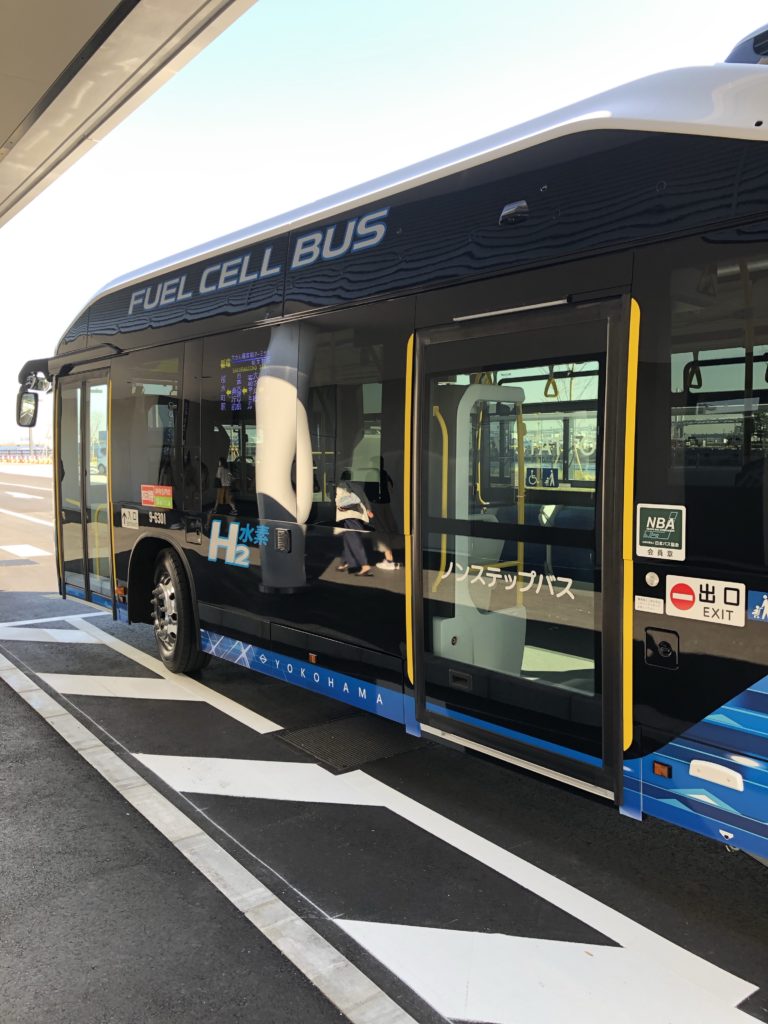 ピアライン みなとみらい21新港地区に横浜市営バスの新路線が誕生 横浜情報ばこ